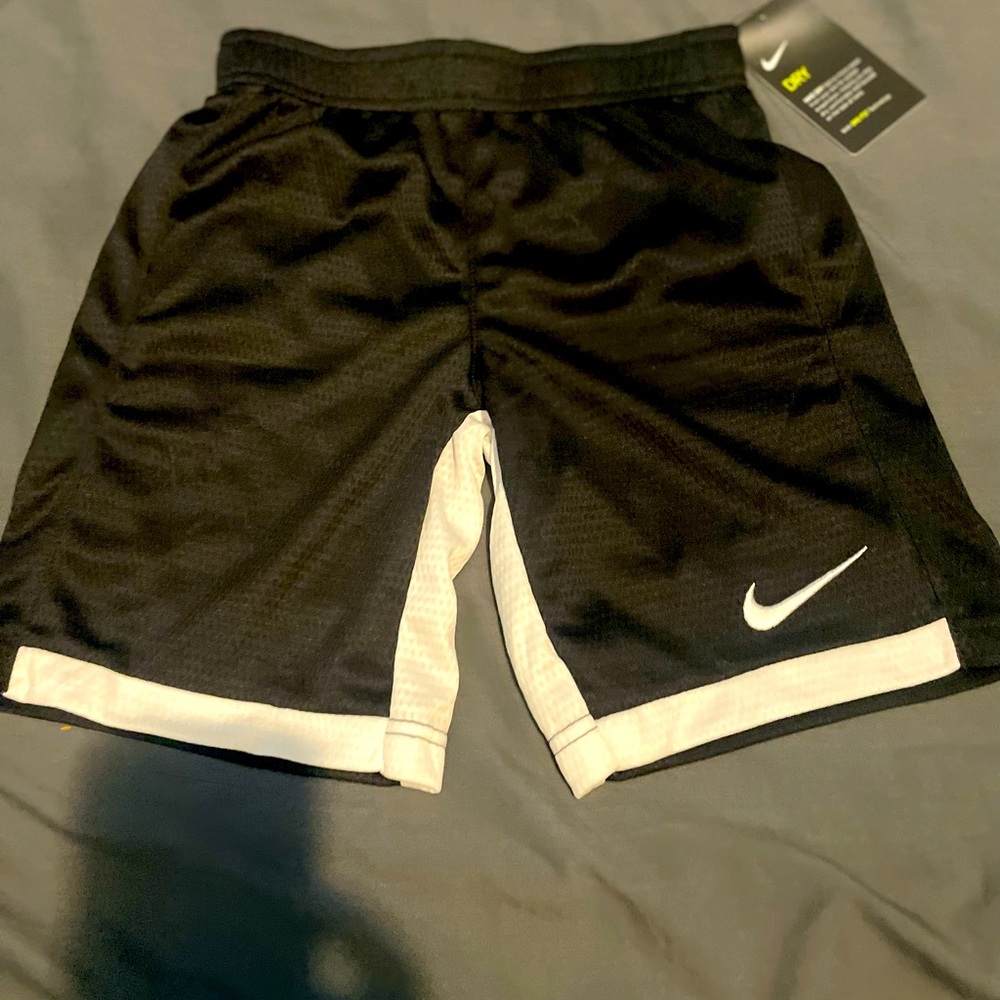Nike dry fit basketball shorts size 7 new with tags